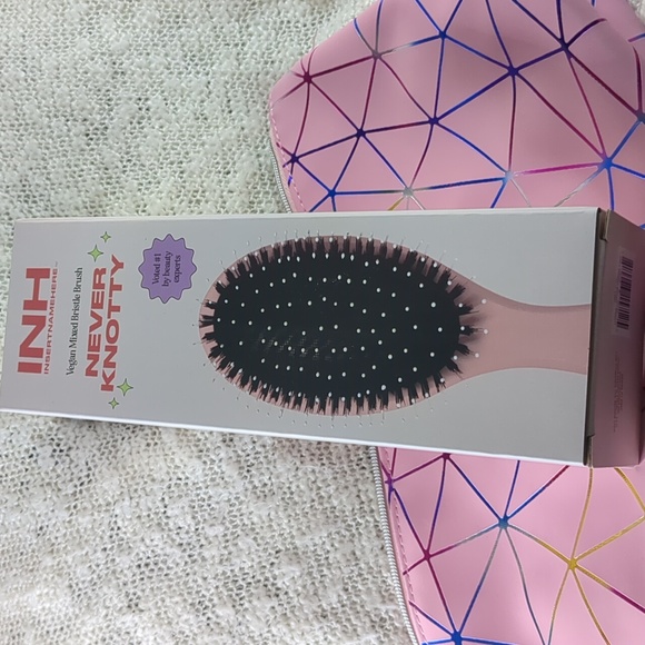 INH Never Knotty Brush/Slickhair Roller/Vintage Cosmetic Co. Hair Clips Bundle - Picture 4 of 7